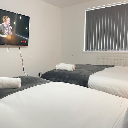 4 Bedroom 2 Bathroom Shared House - Near Bhx And Nec Birmingham Exteriör bild