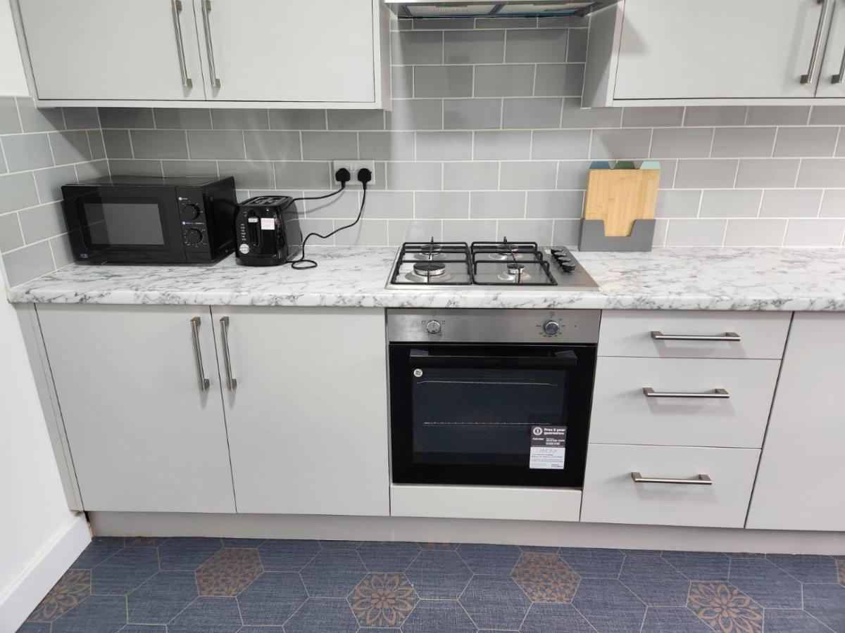 4 Bedroom 2 Bathroom Shared House - Near Bhx And Nec Birmingham Exteriör bild