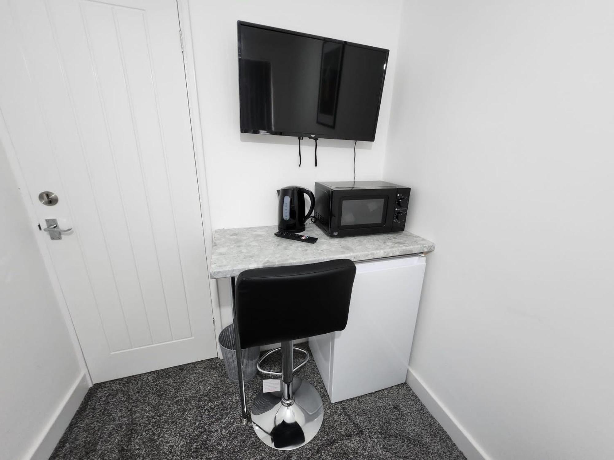 4 Bedroom 2 Bathroom Shared House - Near Bhx And Nec Birmingham Exteriör bild