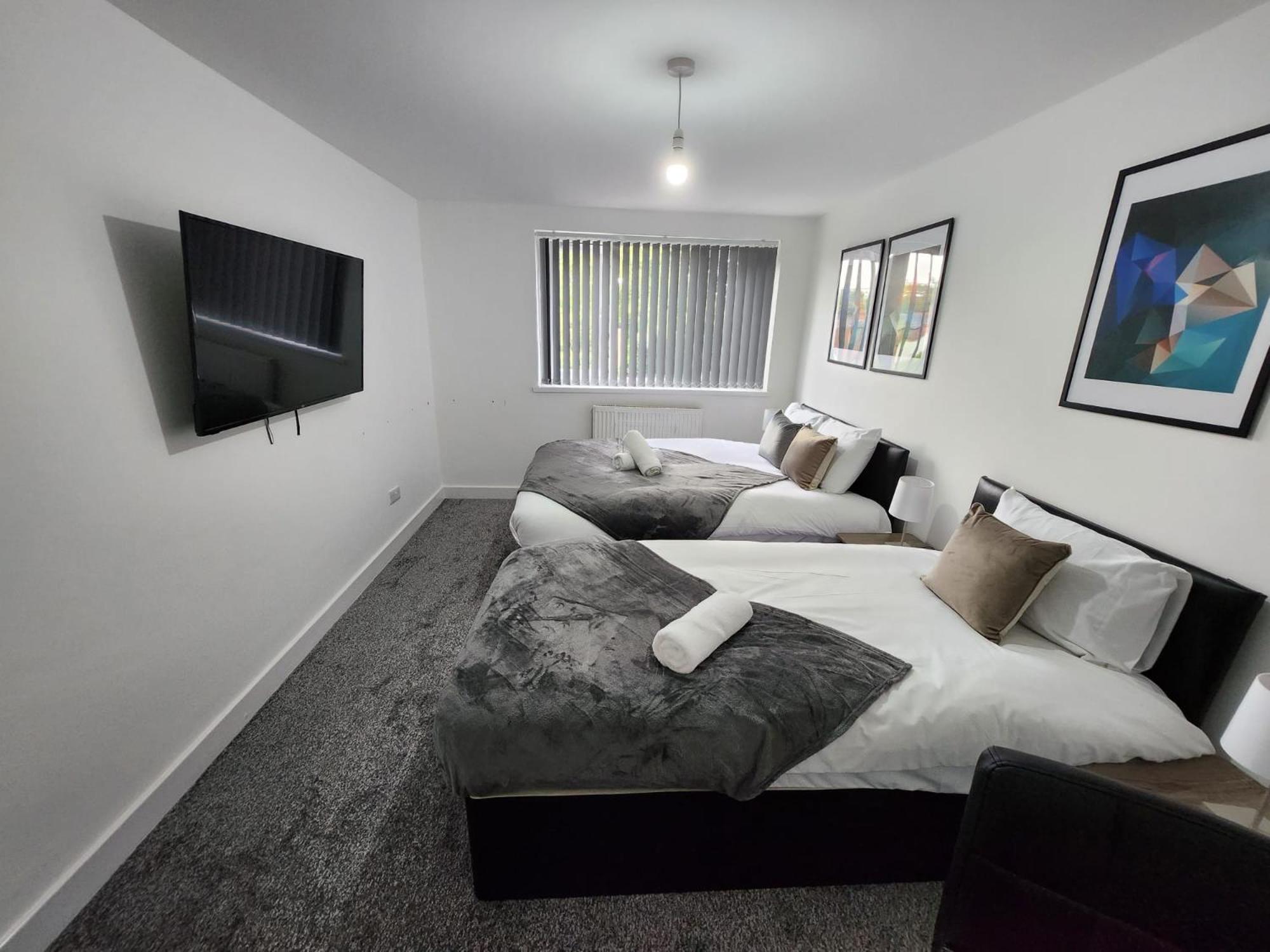 4 Bedroom 2 Bathroom Shared House - Near Bhx And Nec Birmingham Exteriör bild