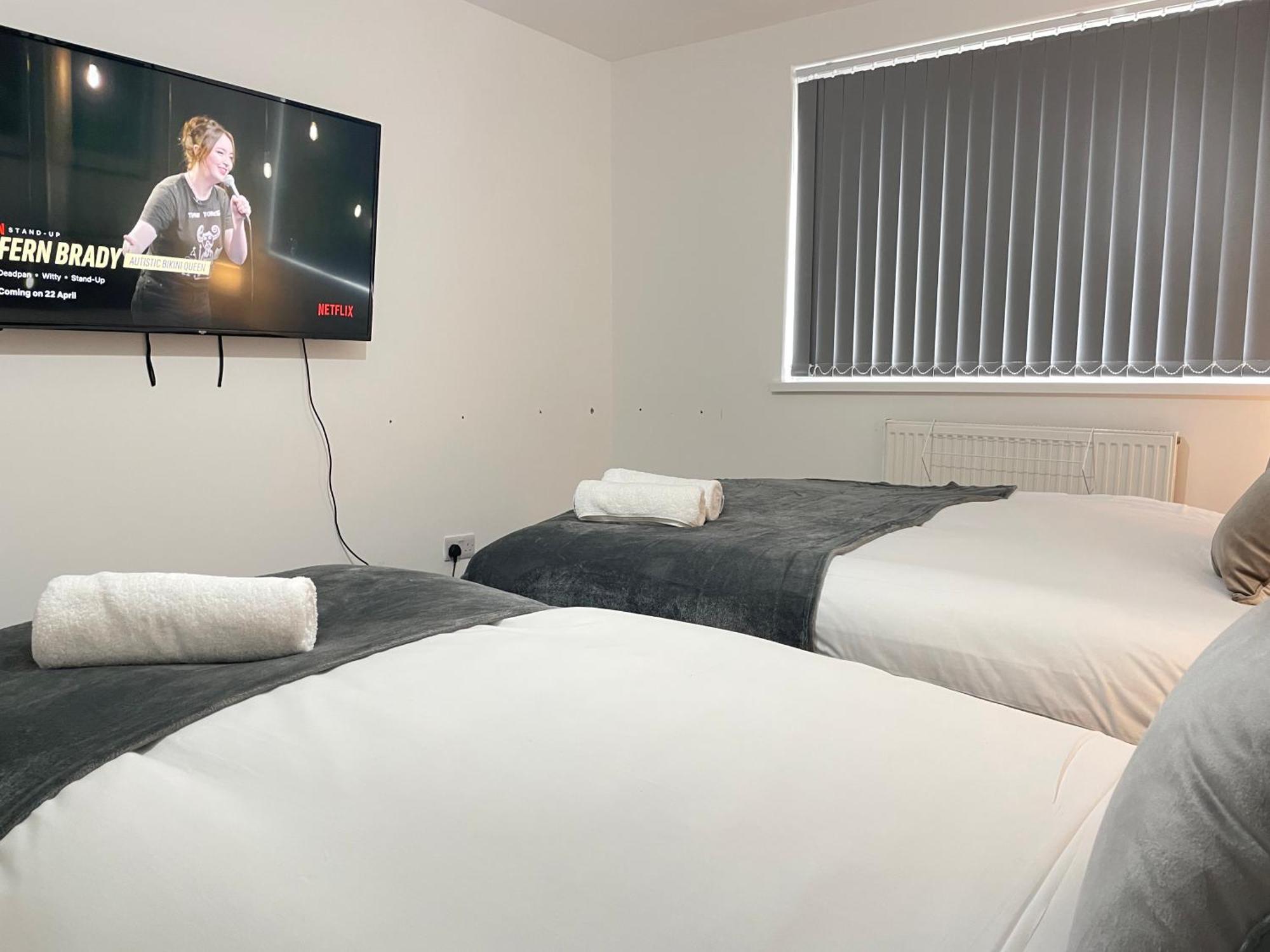 4 Bedroom 2 Bathroom Shared House - Near Bhx And Nec Birmingham Exteriör bild