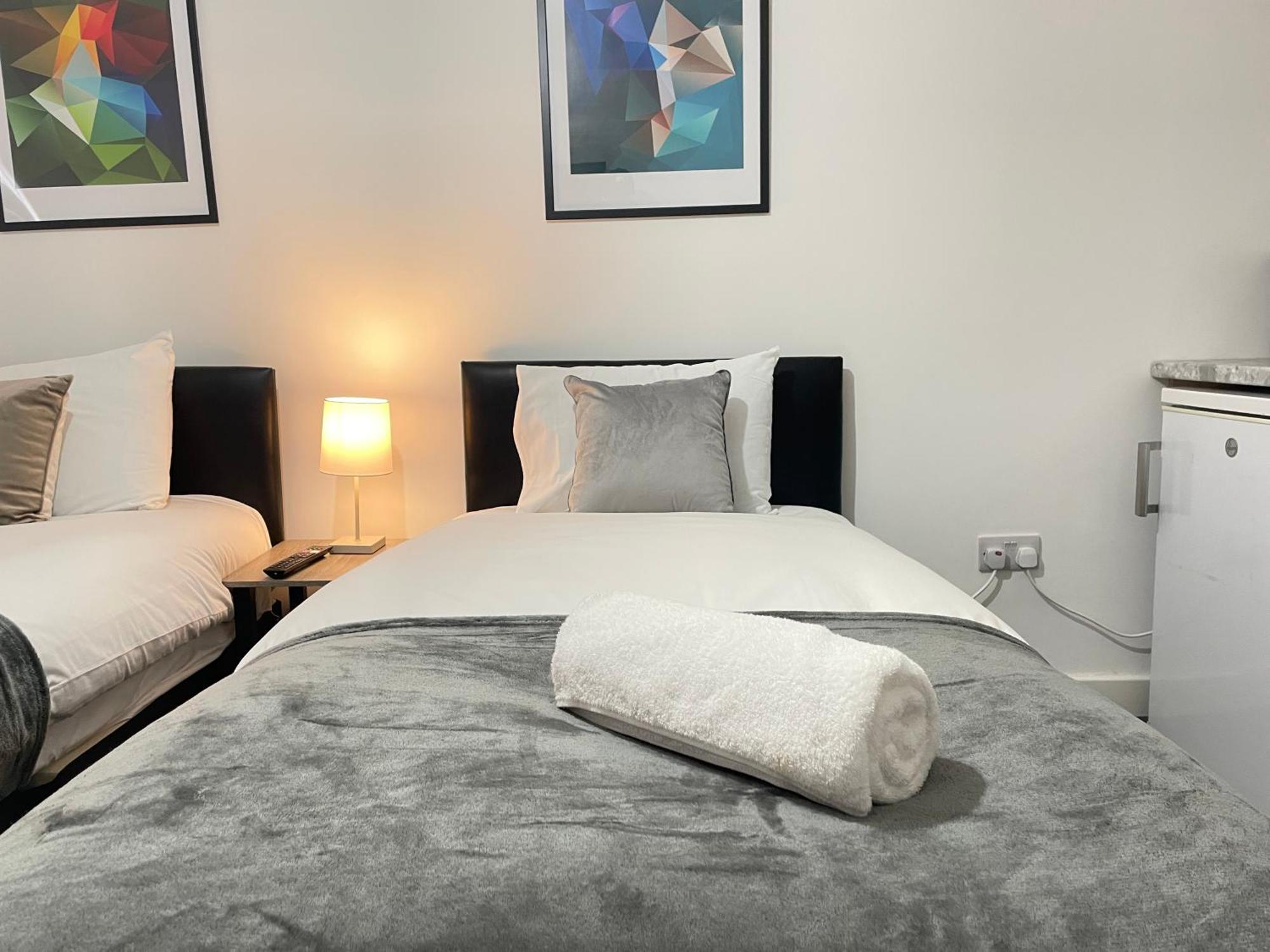 4 Bedroom 2 Bathroom Shared House - Near Bhx And Nec Birmingham Exteriör bild