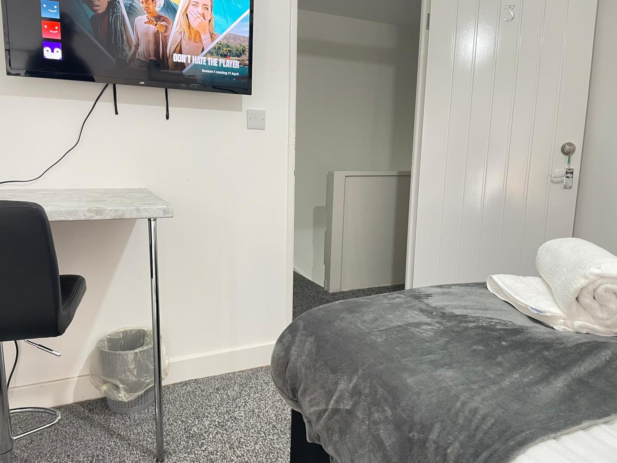 4 Bedroom 2 Bathroom Shared House - Near Bhx And Nec Birmingham Exteriör bild