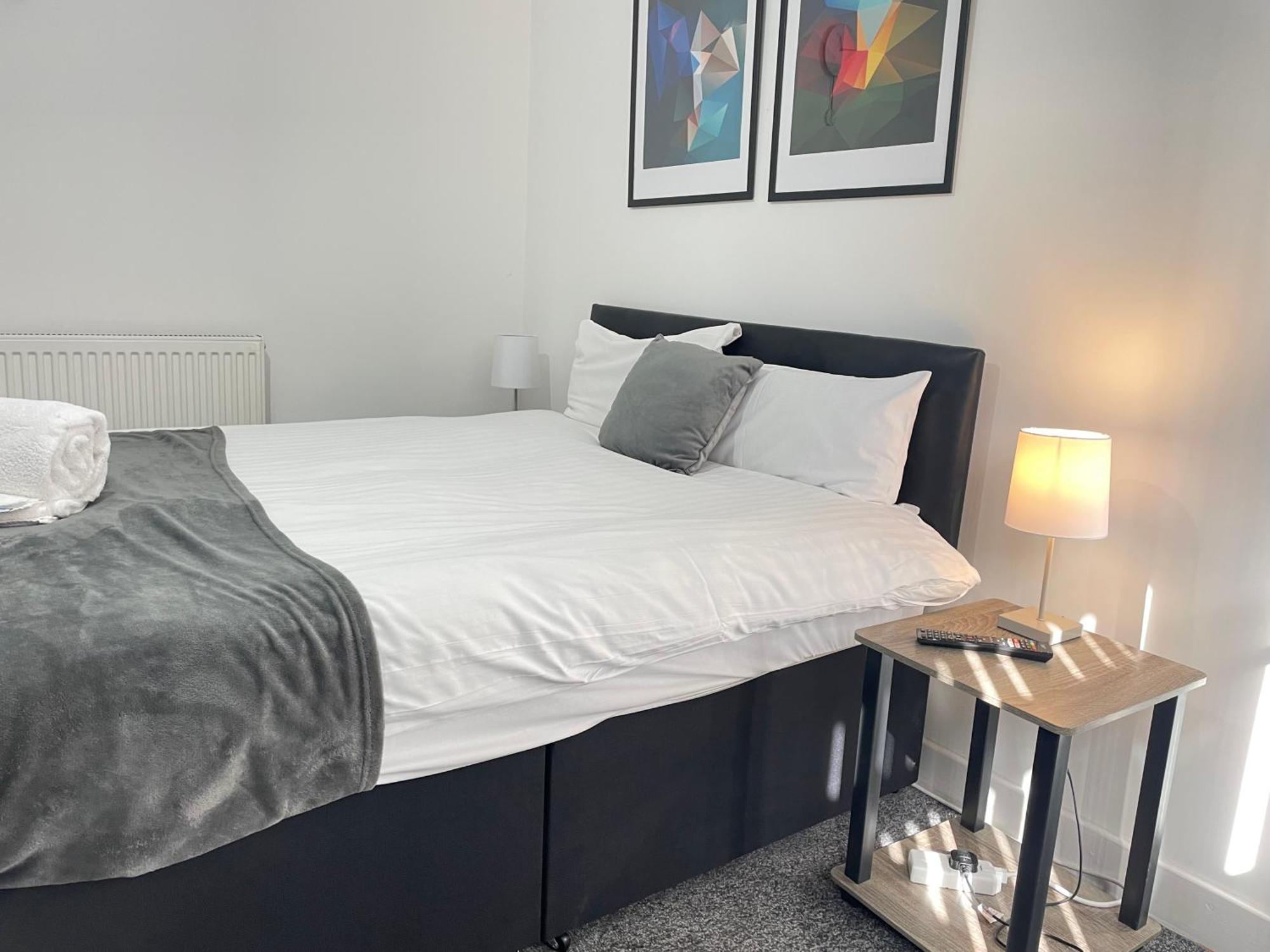 4 Bedroom 2 Bathroom Shared House - Near Bhx And Nec Birmingham Exteriör bild