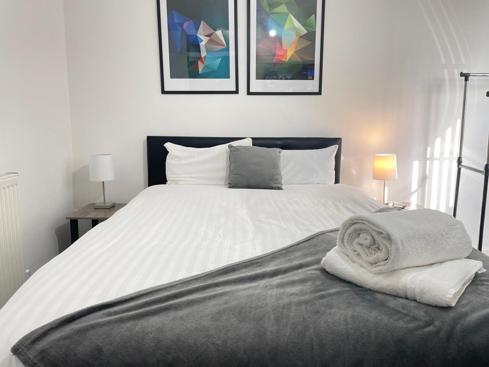 4 Bedroom 2 Bathroom Shared House - Near Bhx And Nec Birmingham Exteriör bild