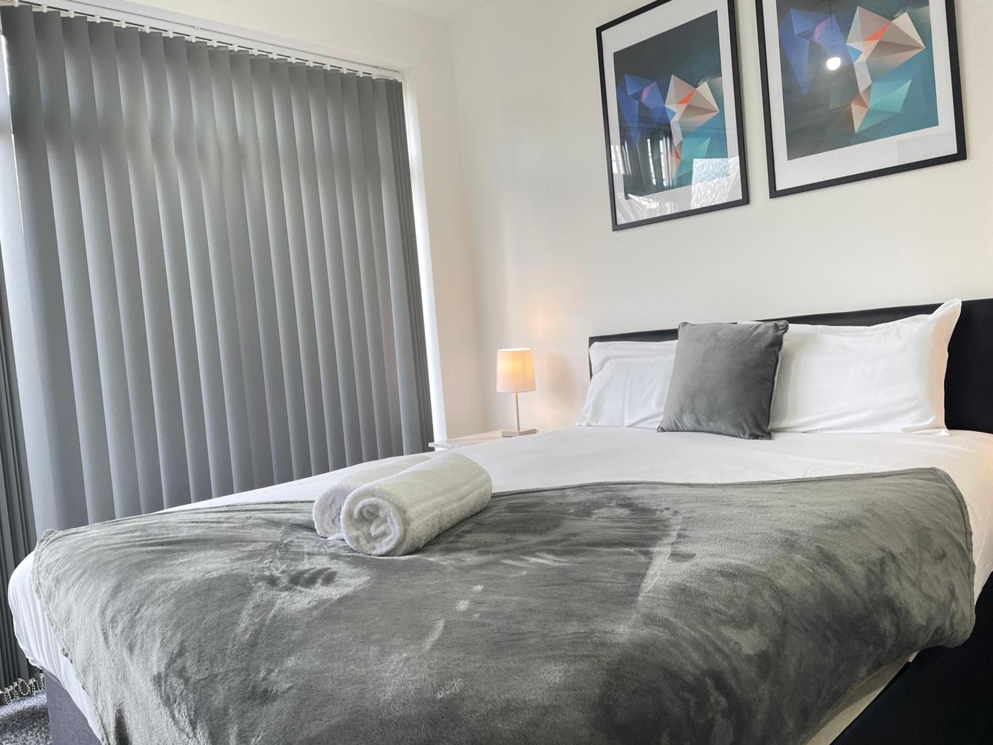 4 Bedroom 2 Bathroom Shared House - Near Bhx And Nec Birmingham Exteriör bild