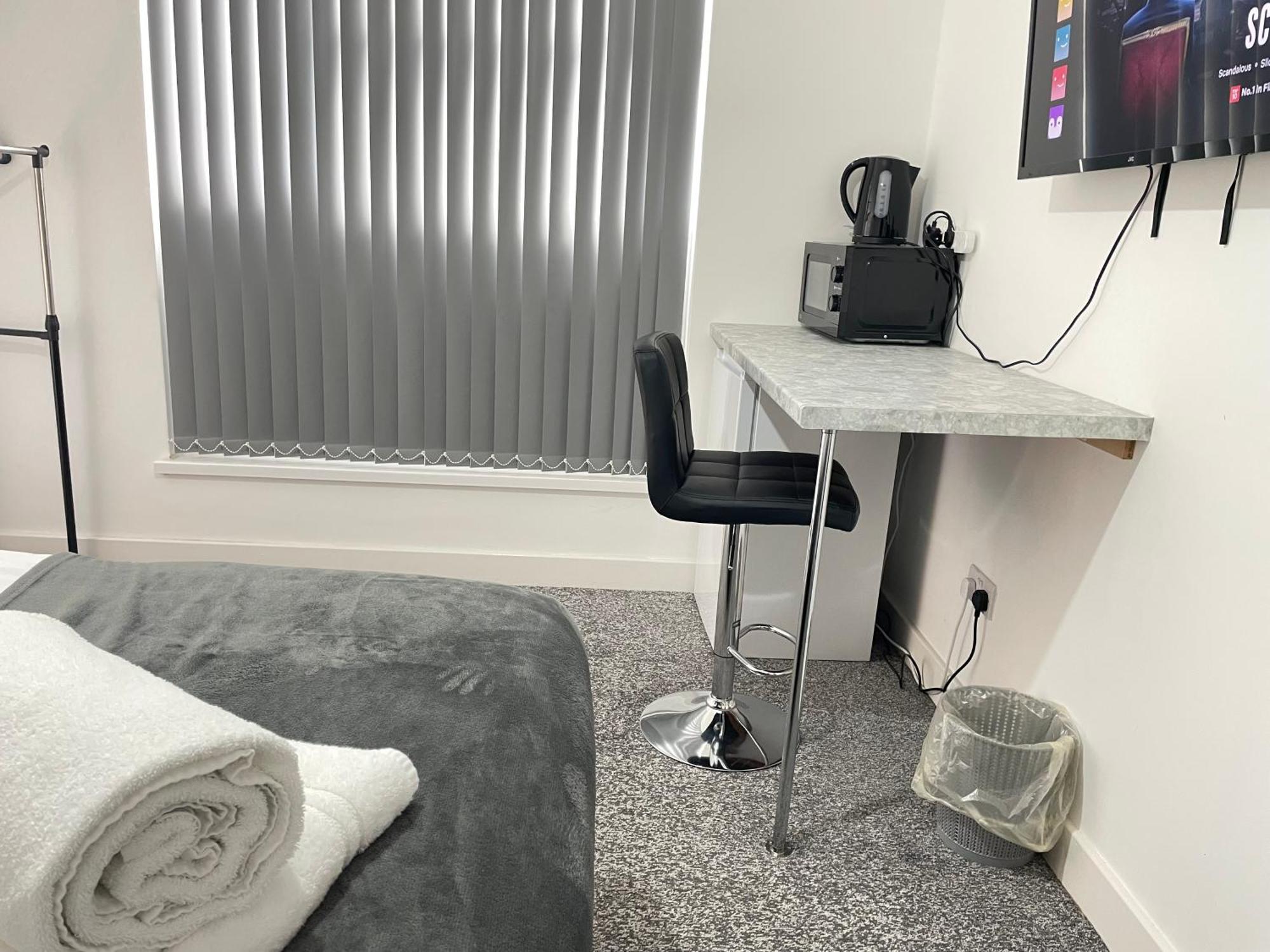 4 Bedroom 2 Bathroom Shared House - Near Bhx And Nec Birmingham Exteriör bild